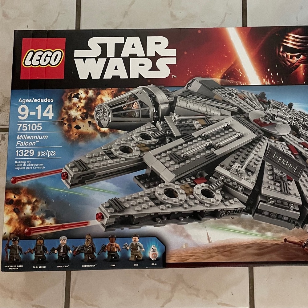 LEGO Star Wars Millennium Falcon #75105, 1329 pieces  UNOPENED.